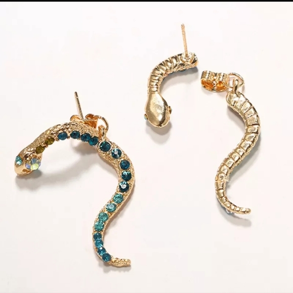 Punk Antique Crystals Snake Earings - Picture 7 of 9